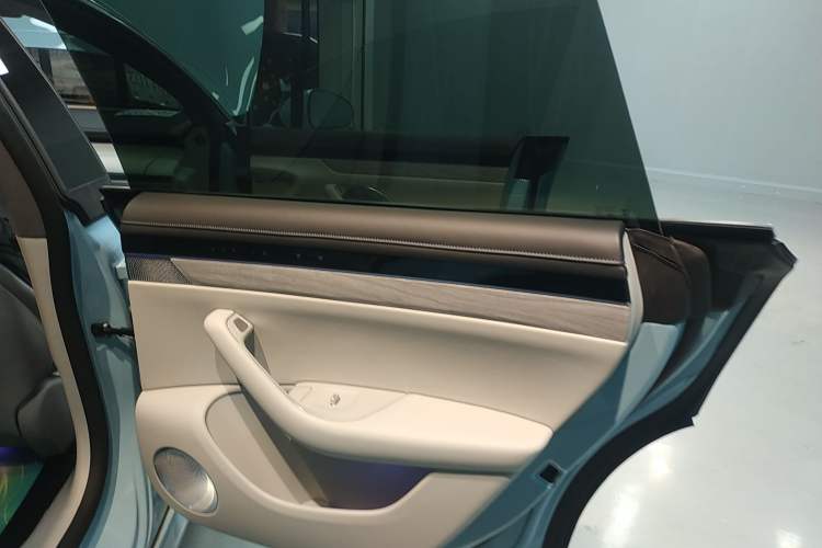 Used Hima Luxeed S7 2025 855 km Max
