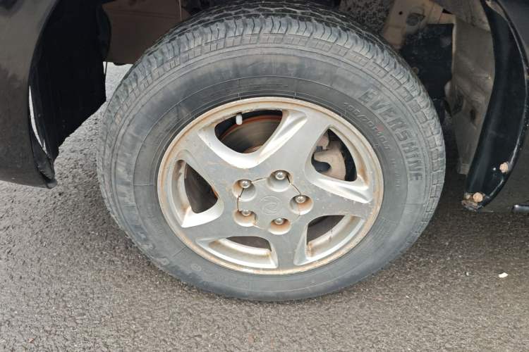 Used FORTHING Lingzhi 2017 M5 1.6L Standard Model
