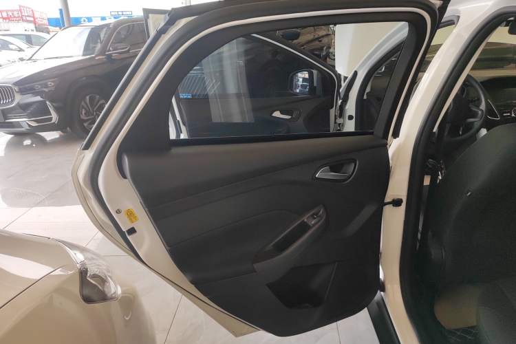 Used Ford Focus 2017 Hatchback 1.6L Automatic Comfort Plus SmartDrive Edition
