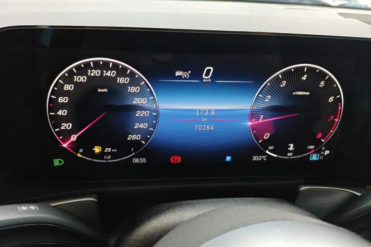 Used Mercedes-Benz GLB 2024 GLB 200 Dynamic Edition
