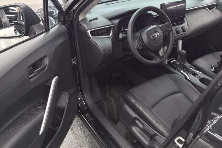 Used Toyota Corolla Cross 2023 2.0L Pioneer Edition
