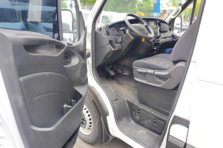 Used Iveco Eurocargo 2021 2.0T Manual Super-Rui Short Wheelbase High-Roof Side-Sliding Door F1A