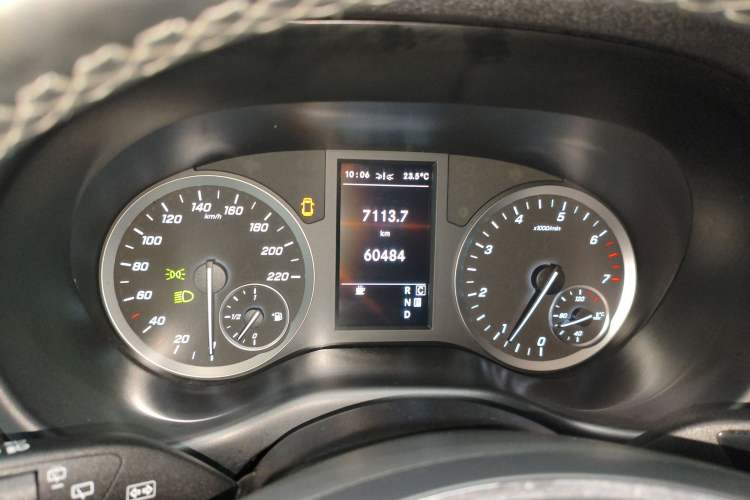 Used Mercedes-Benz Vito 2023 2.0T Business Version 7 Seats