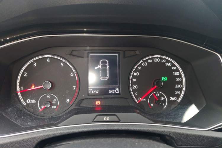 Used Volkswagen T-ROC 2019 280TSI DSG Two-Wheel Drive Comfort Version China VI Standard
