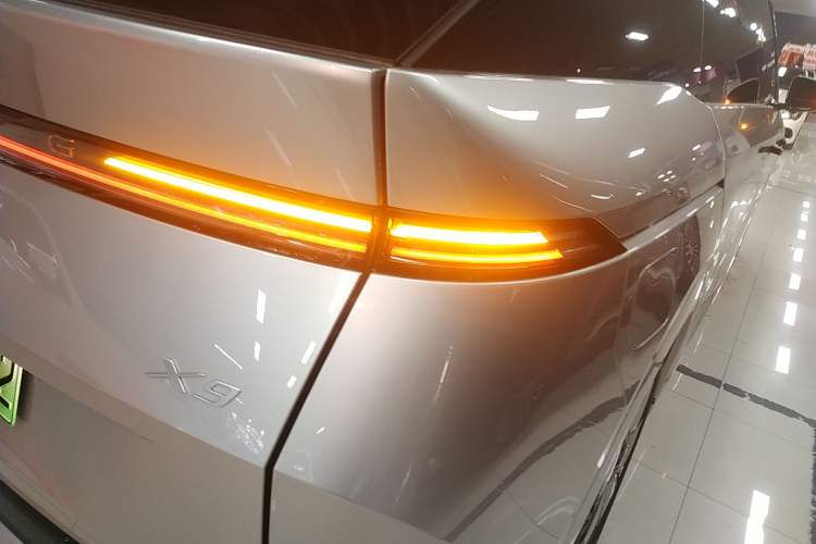 Used XPeng X9 2024 702 Ultra-Long Range Pro