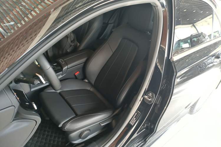 Used Mercedes-Benz A-Class 2022 Restyled A 200 L Sport Sedan Fashion Version
