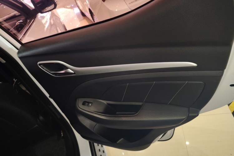 Used MG ZS 2018 1.5L Automatic Luxury Edition China V Standard
