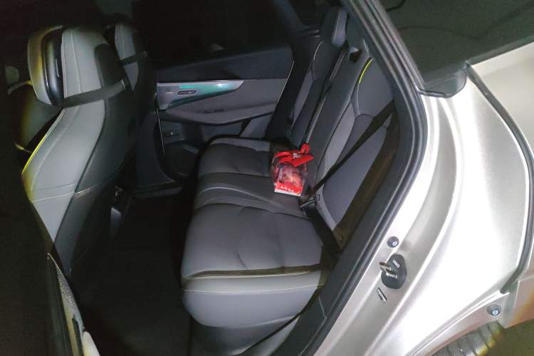 Used Lynk & Co 08 EM-P 2023 120km Long-Range Pro
