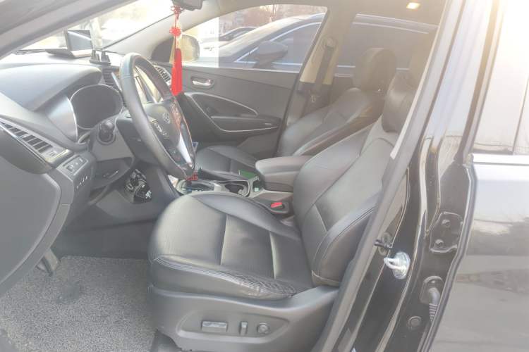 Used Hyundai Grand SantaFe 2013 3.0L 7-Seater 4x4 Flagship Edition
