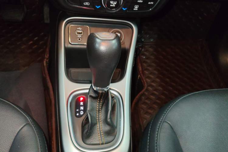 Used  Compass 2017 200T Automatic Family Edition