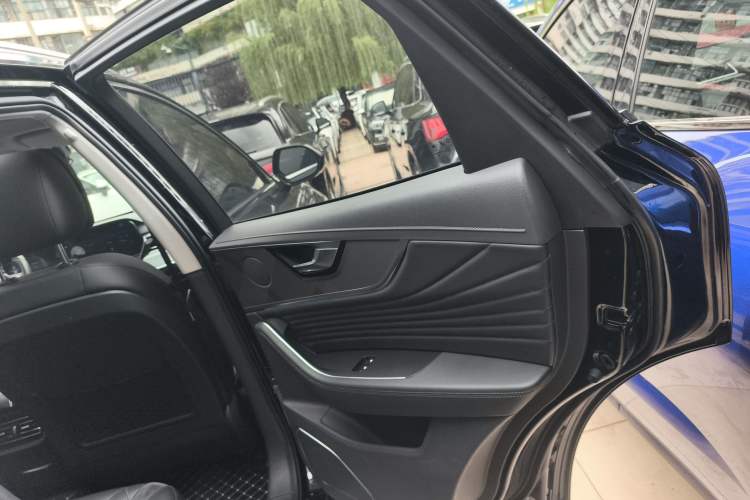 Used Hongqi HS5 2023 2.0T Qixiang Pro Edition
