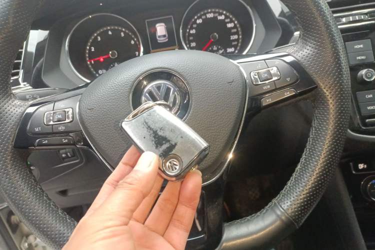 Used Volkswagen Tiguan L 2019 330TSI Automatic Two-Wheel Drive Smart Luxury Version China V Emission Standard