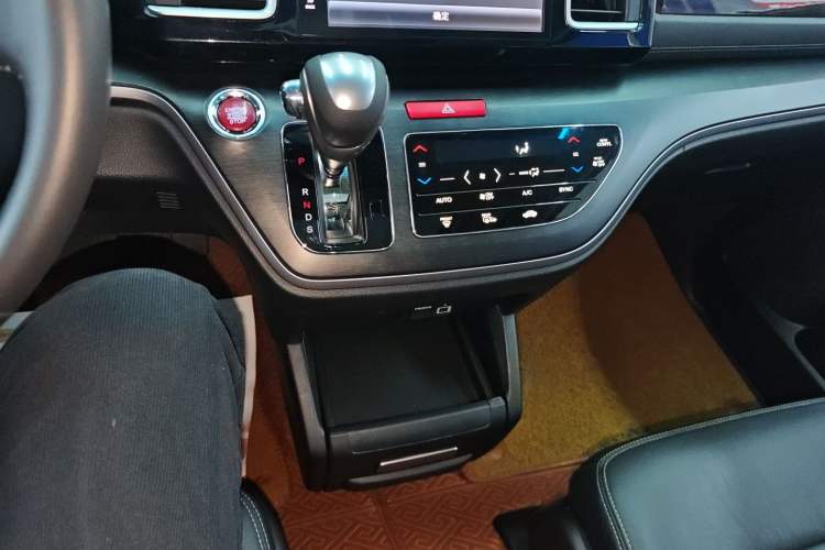 Used Honda Elysion 2016 2.4L Luxury Edition
