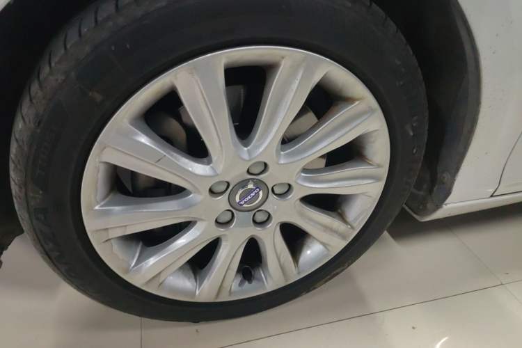 Used Volvo V40 2016 T3 Zhiyi Edition
