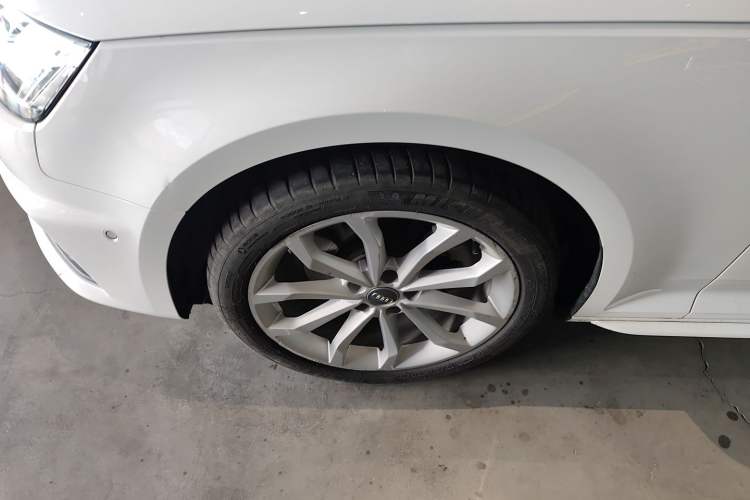 Used Audi A4L 2019 40 TFSI Fashion Version China V