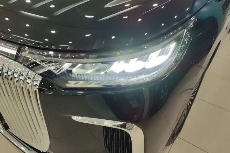 Used VOYAH Dream 2025 PHEV Four-Wheel-Drive Flagship Kunpeng Edition