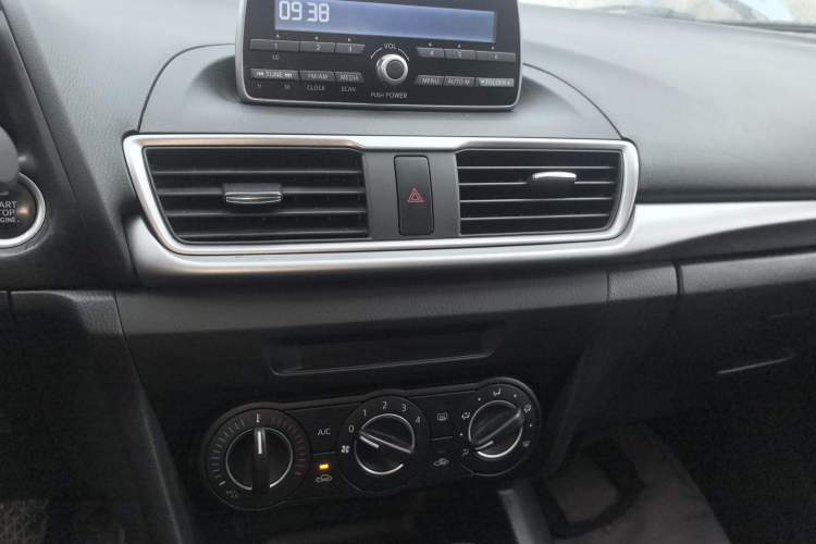 Used Mazda Mazda 3 Axela 2017 Sedan 1.5L Automatic Comfort Model Emission Standard China V