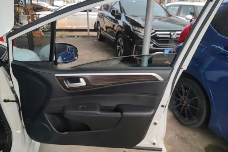 Used Honda Jade 2017 1.8L automatic Comfort version 5 seats
