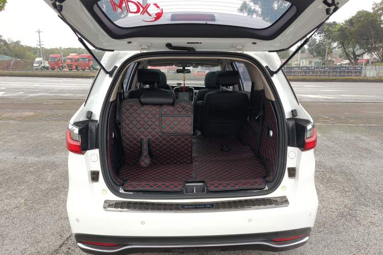 Used BYD Song MAX 2018 1.5T Automatic Smart Connect Elite Model with 6 Seats
