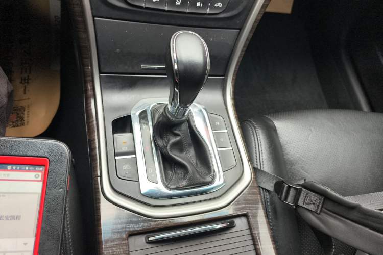 Used Changan Raeton 2013 1.8T Automatic Flagship Model China IV Standard
