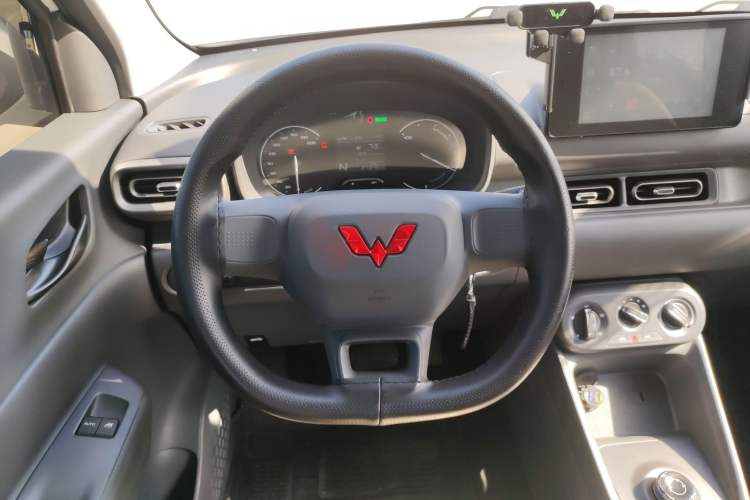 Used Wuling Hongguang New Energy 2024 All-Electric Model 300KM Standard Version
