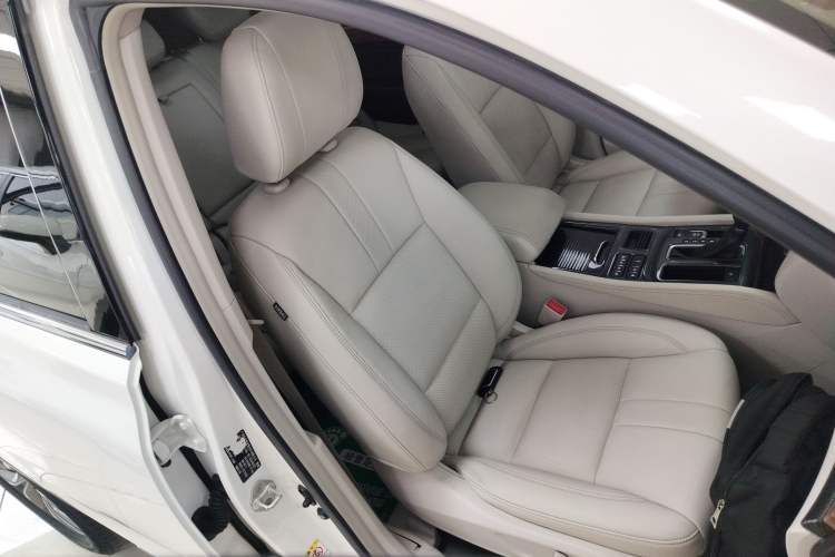 Used GAC Trumpchi GS8 2017 320T Two-Wheel Drive Luxury Smart Connectivity Version (7 Seats)
