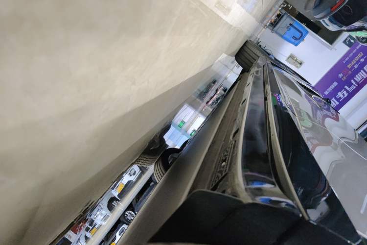 Used  YU7 2025 Ultra-Long Range High-Performance All-Wheel-Drive Max Edition
