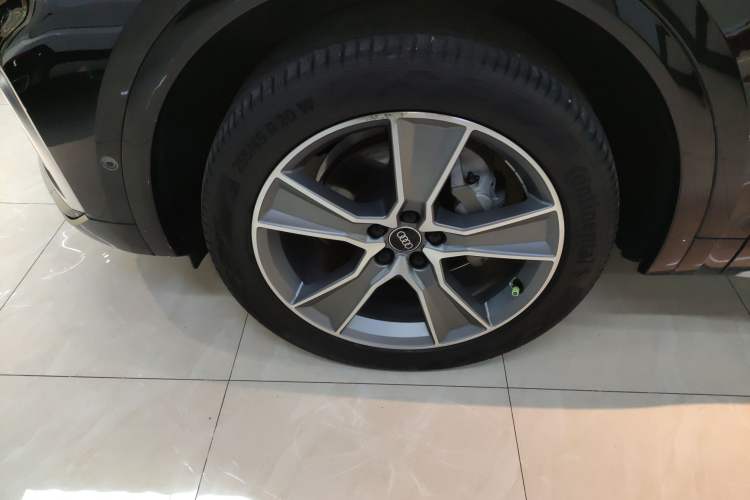 Used Audi Q5L 2022 Updated 45T Luxury Dynamic Version
