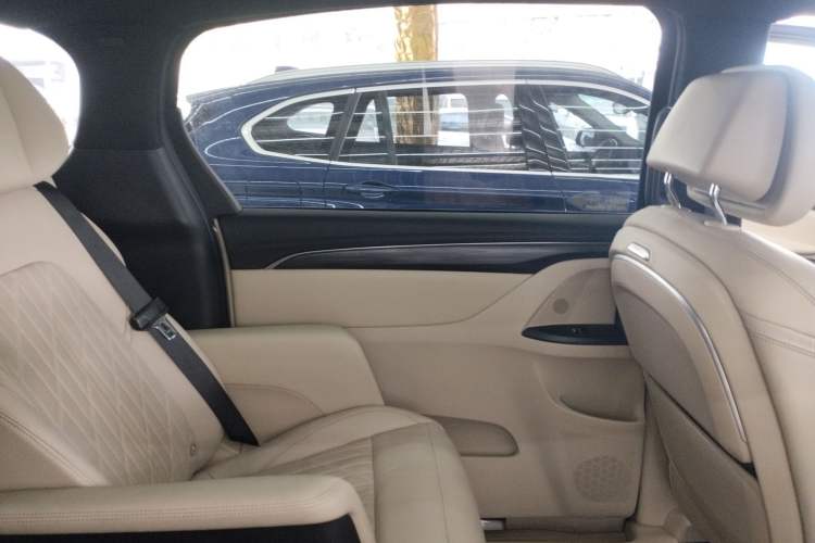 Used Buick GL8 2022 ES Land Cruiser 653T Luxury Model
