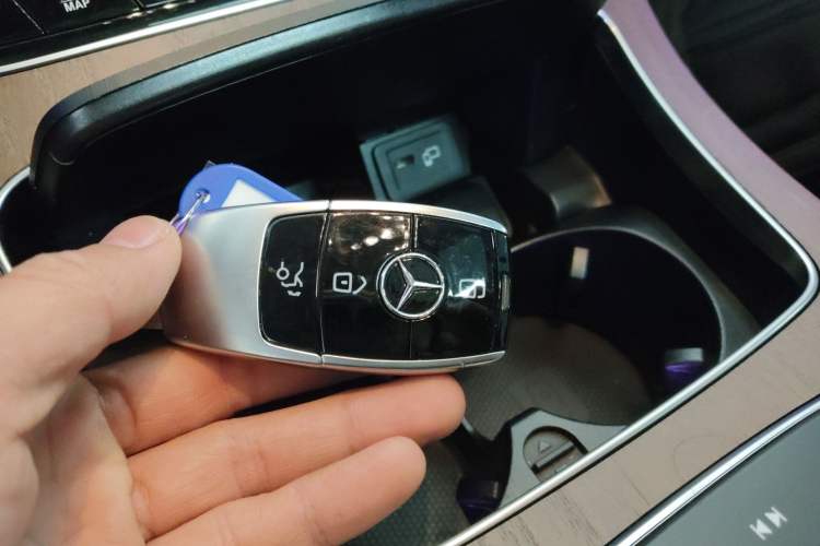 Used Mercedes-Benz E-Class New Energy 2022 Second Facelift E 350 e L Plug-in Hybrid Sedan
