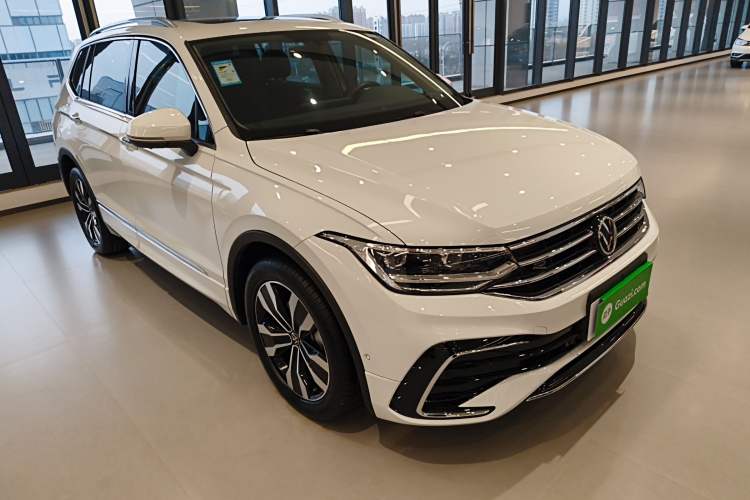 Used Volkswagen Tiguan L 2024 Outstanding Model 330TSI Automatic Two-Wheel Drive R-Line Dragon Glory Edition
