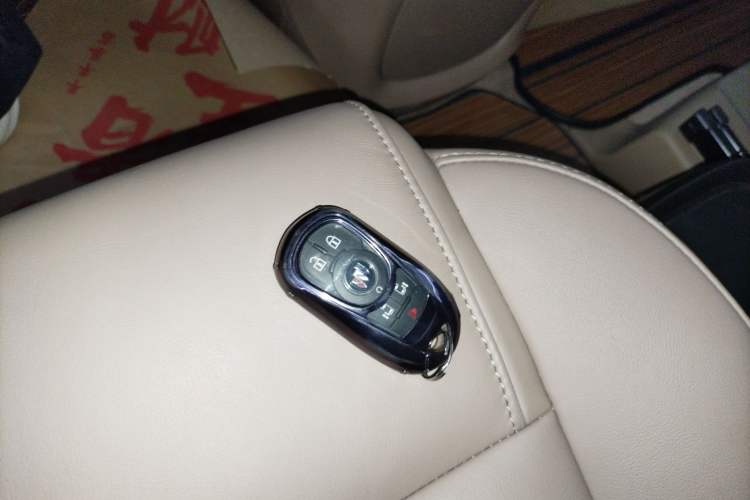 Used Buick GL8 2021 ES Land Cruiser 653T Luxury Edition