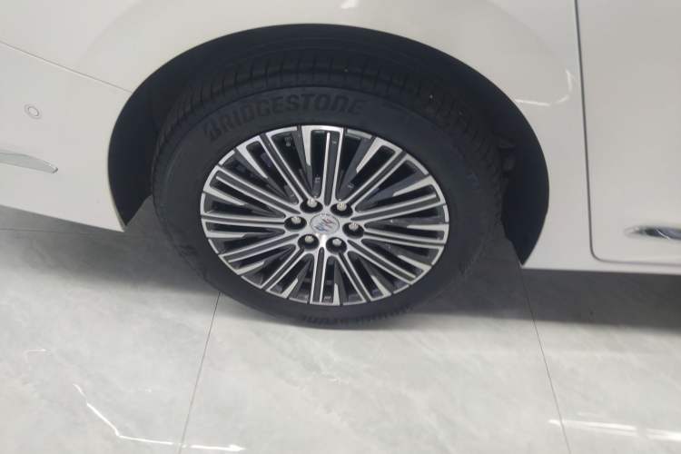 Used Buick GL8 New Energy 2024 Lu Zun Luxury Edition 7-Seater
