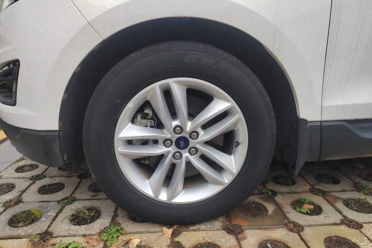 Used Ford Edge 2018 Facelifted EcoBoost 245 Two-Wheel-Drive Platinum Edition 5 Seats China V Emission Standard
