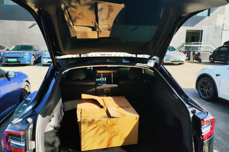 Used Tesla Model Y 2024 Rear-Wheel-Drive Version