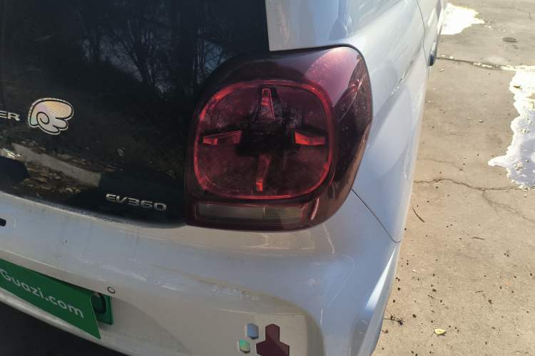 Used Roewe Clever 2021 302 km New Four-Seater Super-Efficient Version