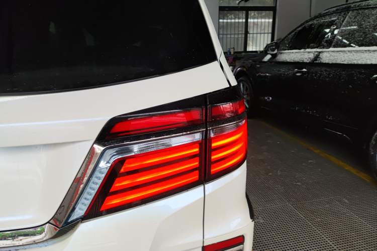 Used Honda Elysion 2019 2.0L Hybrid Supreme Edition
