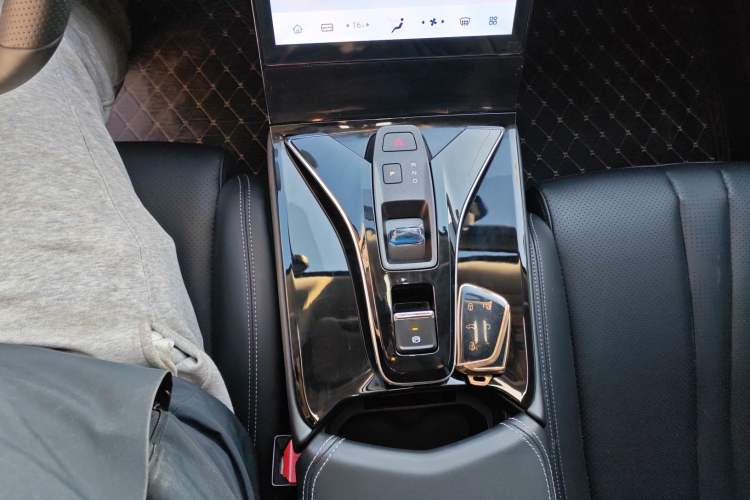 Used Dongfeng Aeolus Mage 2024 Honor Edition 1.5T Luxury Model