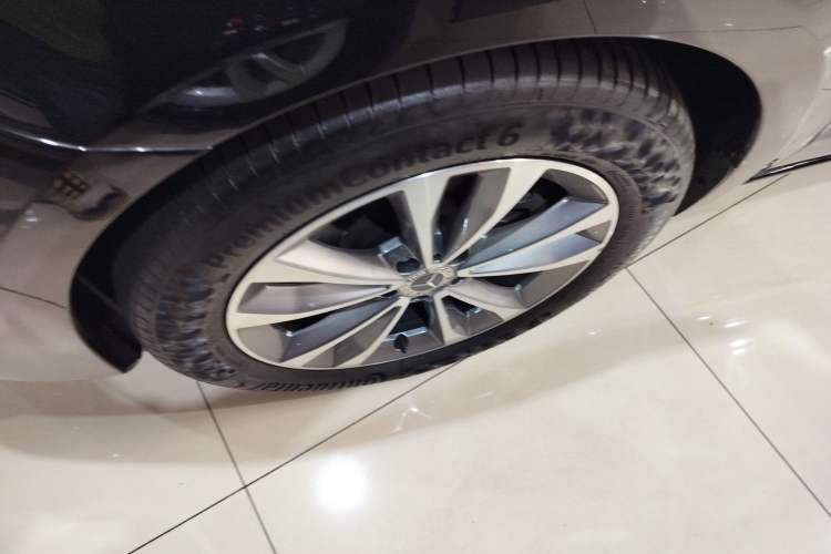 Used Mercedes-Benz V-Class 2022 V 260 Avantgarde Edition
