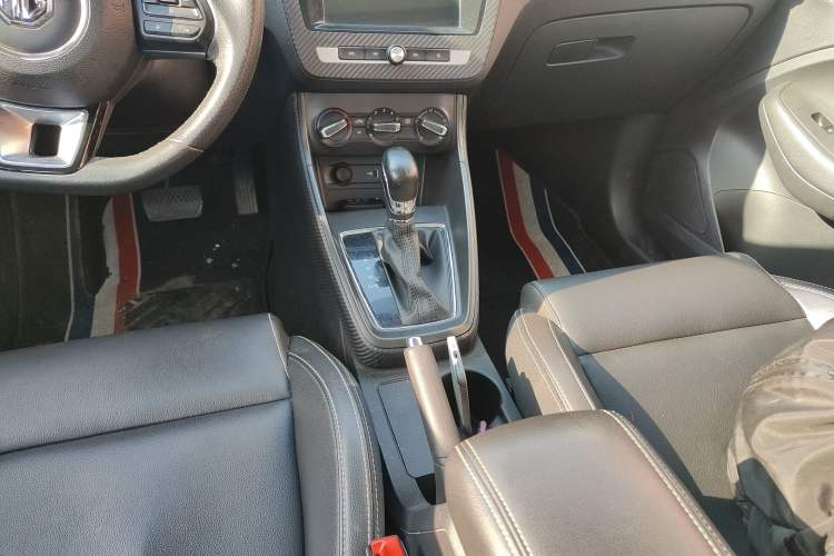 Used MG ZS 2018 1.5L Automatic Luxury Edition China V Standard
