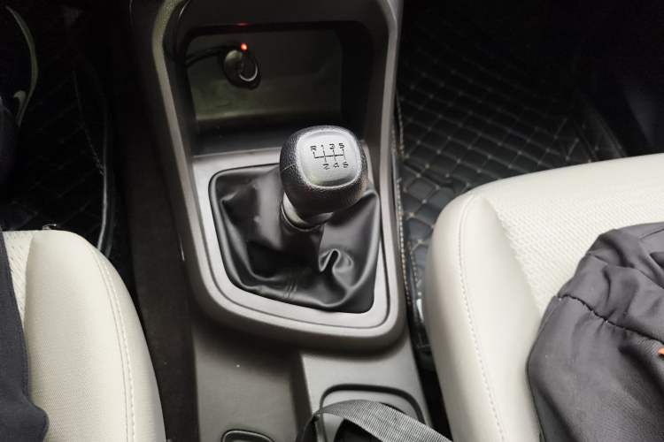 Used Wuling Hongguang V 2022 1.5L Jingqu Edition Electric-Assist LAR
