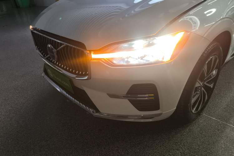 Used Volvo XC60 2023 B5 4x4 Smart Luxury Edition
