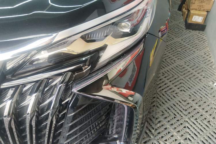 Used Toyota Granvia 2024 2.5L Hybrid Prestige ULTRA Edition