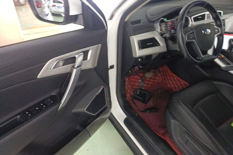 Used Geely Auto Emgrand X7 Sport 2018 1.8TD Automatic Two-Wheel Drive Zhiya Model