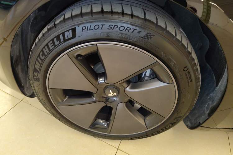 Used Tesla Model 3 2022 Rear-Wheel-Drive Version