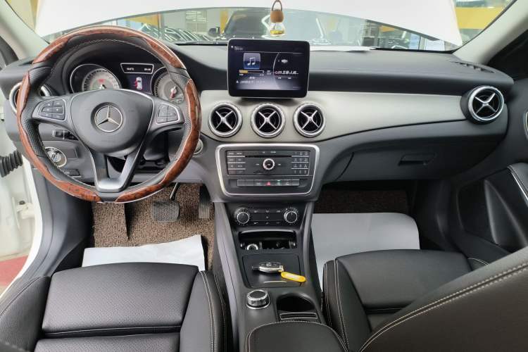 Used Mercedes-Benz GLA 2016 GLA 200 Fashion Model
