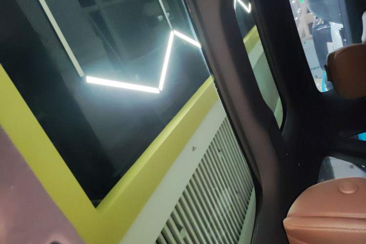 Used Mercedes-Benz E-Class New Energy 2023 E 350 e L Plug-in Hybrid Sports Sedan