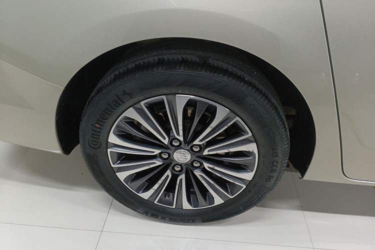 Used Buick GL8 2021 ES Landtrek 653T Luxury Model
