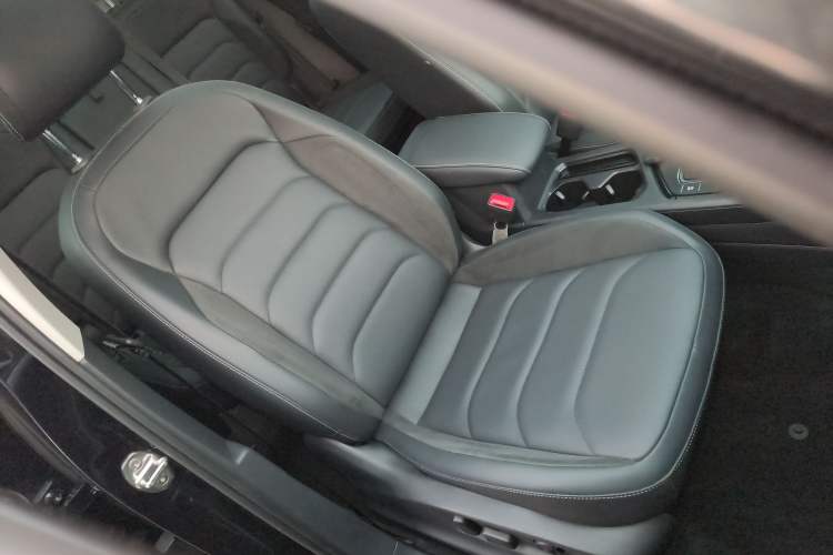 Used Volkswagen Tiguan L 2019 Updated Version 330TSI Automatic Two-Wheel Drive Panoramic Comfort Edition China VI Standard
