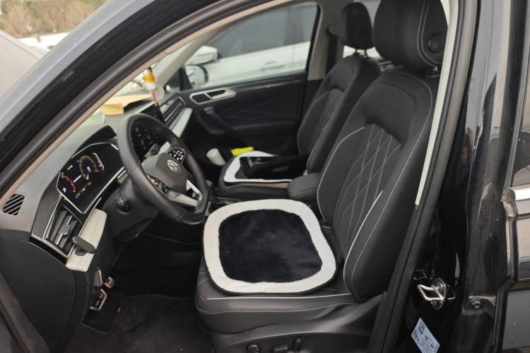 Used Volkswagen Tiguan L 2023 330TSI Automatic Two-Wheel Drive R-Line Enjoyment Edition